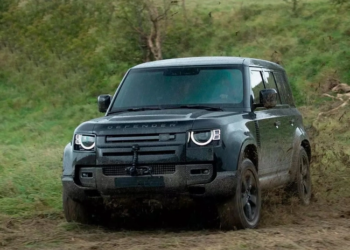 Eixos dianteiro e traseiro independentes da Dana equipam Land Rover da comemoração pelo 25º filme da saga 007