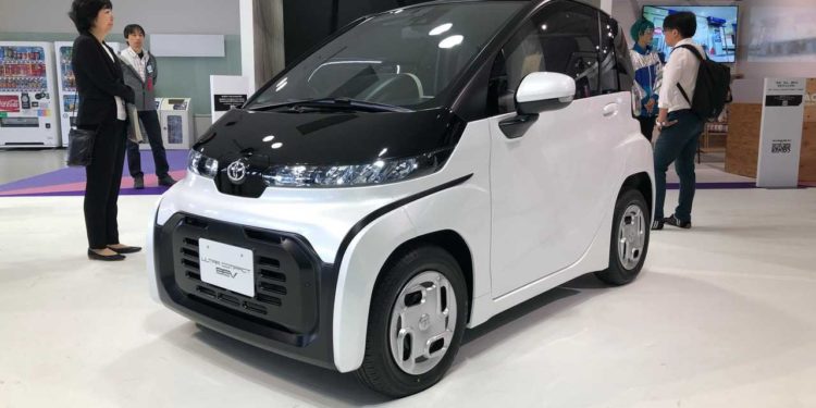 Especialistas debatem veículos elétricos no país