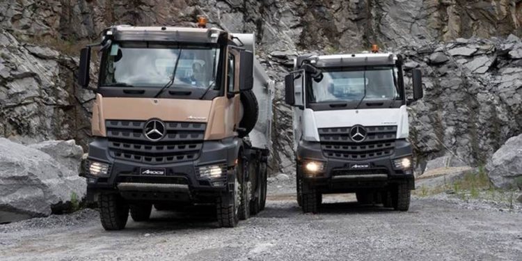 Mercedes-Benz Arocs 8×4 é eleito o melhor veículo do ano no Prêmio Top Truck TV