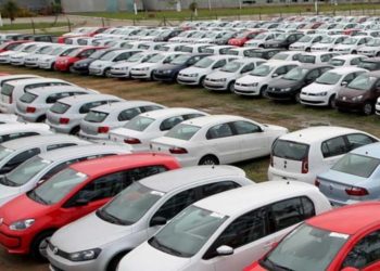 Maior crise de oferta da história do setor automotivo prejudica o desempenho da indústria em novembro