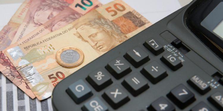 Preços da indústria sobem 1,31% em novembro, diz IBGE