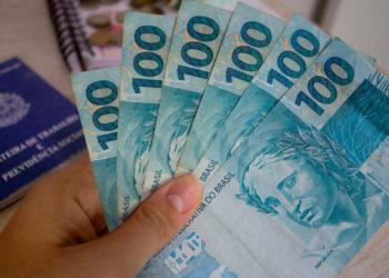 Salário mínimo nacional de&nbsp; R$1.212,00 já está valendo