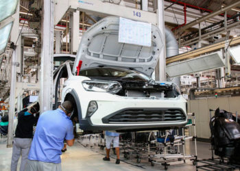 Falta de chips para produção de veículos pode se estender até 2023