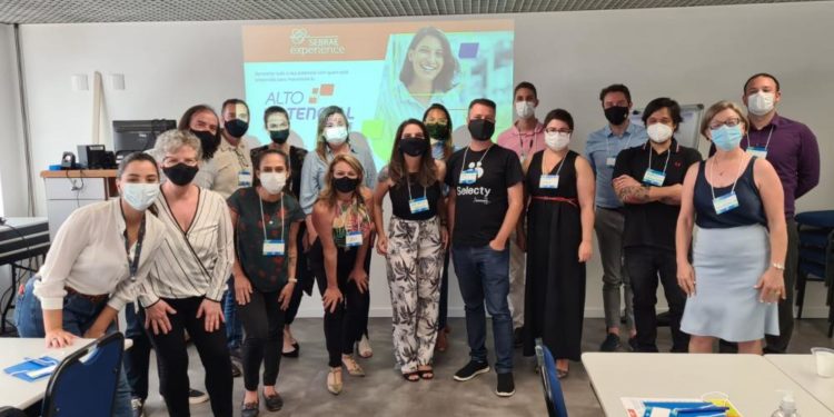 Empresas que participam de programa do Sebrae faturam em média 69% a mais, diz estudo