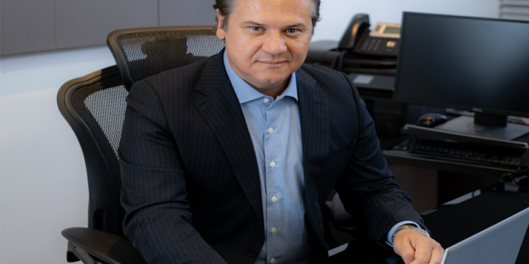 Márcio de Lima Leite toma posse como novo Presidente da ANFAVEA para o triênio 2022-2025, juntamente com a nova Diretoria da entidade