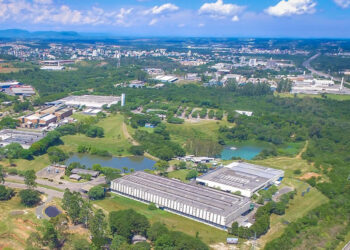 Dana comemora 76 anos de Brasil