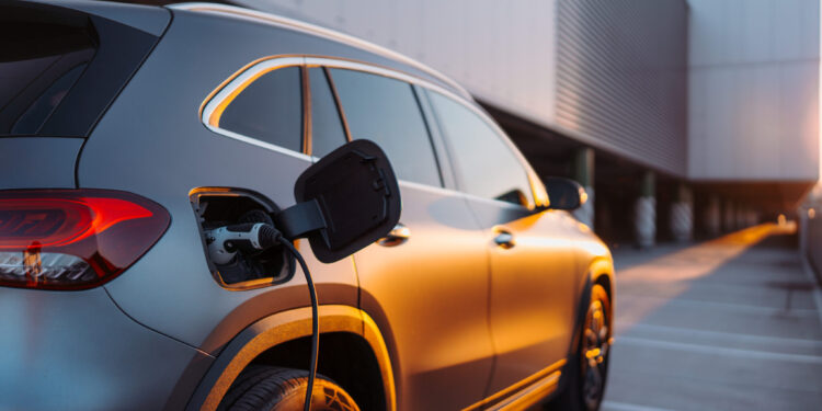 Proposta de Reforma Tributária inclui carros elétricos no ‘Imposto do Pecado’ e isenta caminhões